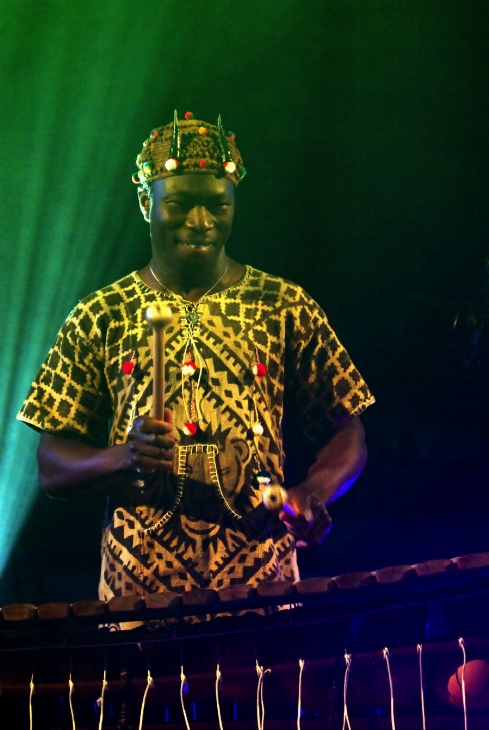 Musique : Aly Kéïta  arrive pour deux concerts live